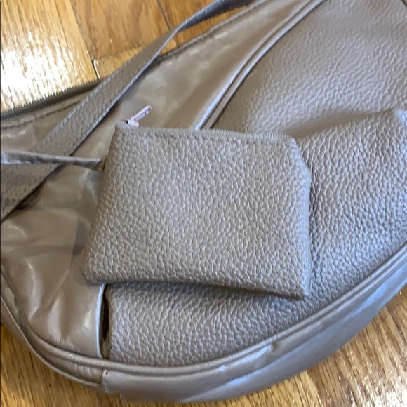 Brown Leather Express Satchel - Picture 8 of 8